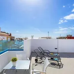 Okeanos Eco بيت ضيافة